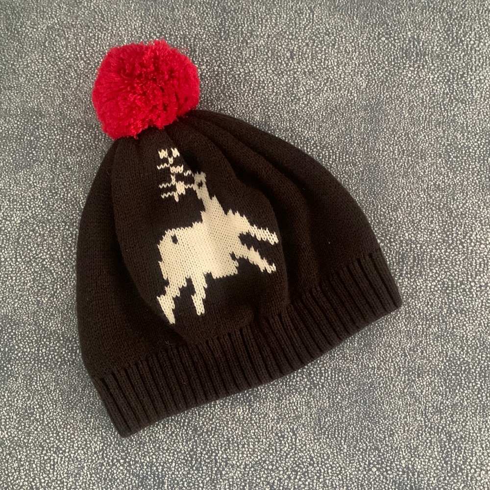Hat with Reindeer Design